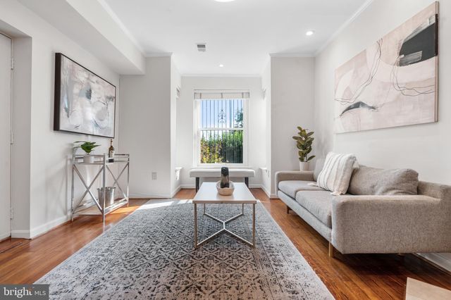 $490,000 | 207 R Street Northwest, Unit 2, Washington, DC 20001