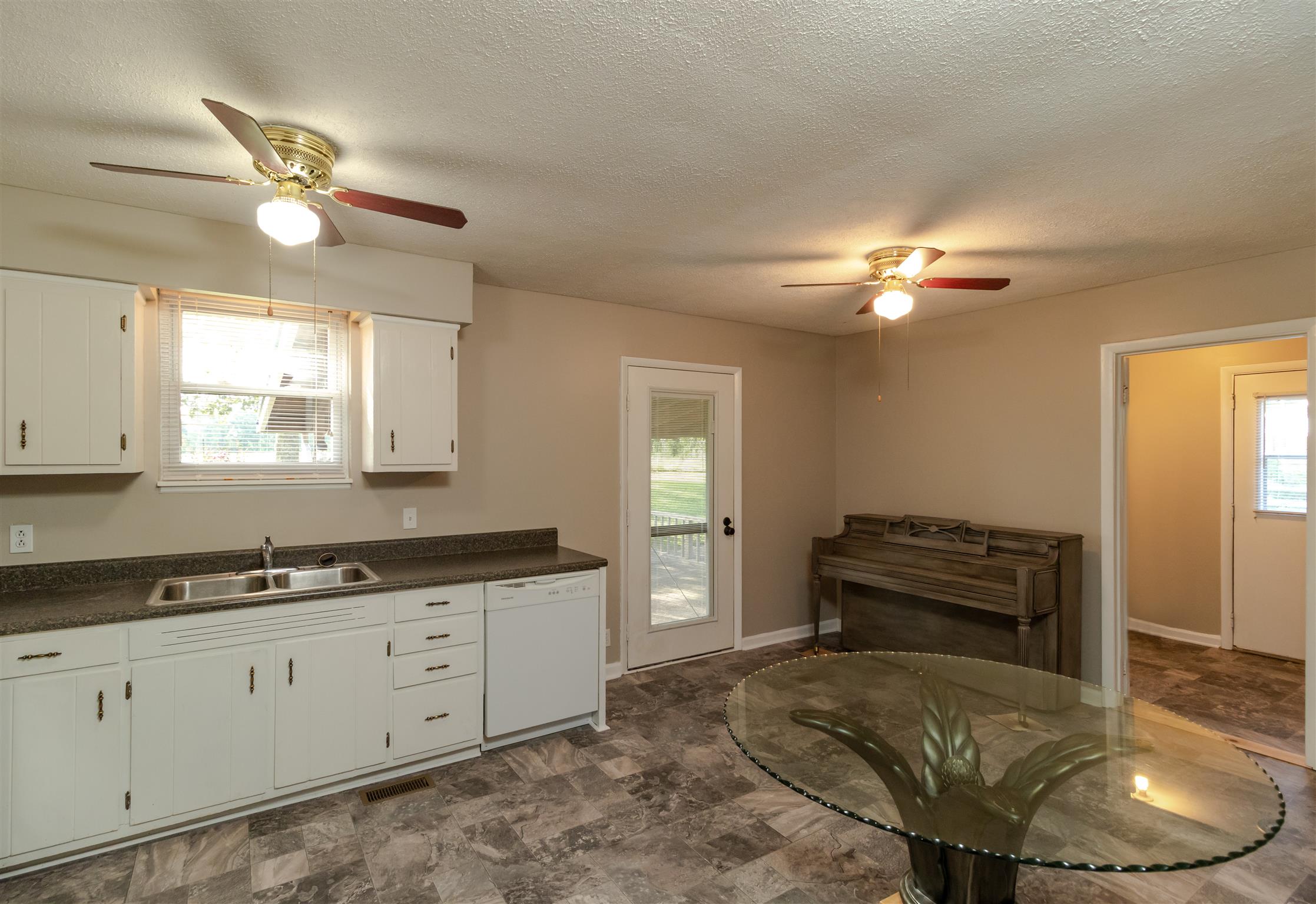 231 Spring Valley Road McMinnville, TN 37110 - Photo 14 of 24 Gallery Image 14