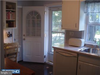 326 Holt Lane Springfield, PA 19064 - Photo 5 of 12 Kitchen