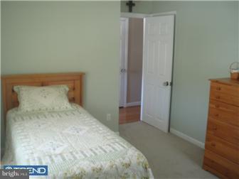 326 Holt Lane Springfield, PA 19064 - Photo 9 of 12 Bedroom 3