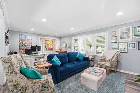 $425,000 | 1216 West 97th Street, Kansas City, MO 64114