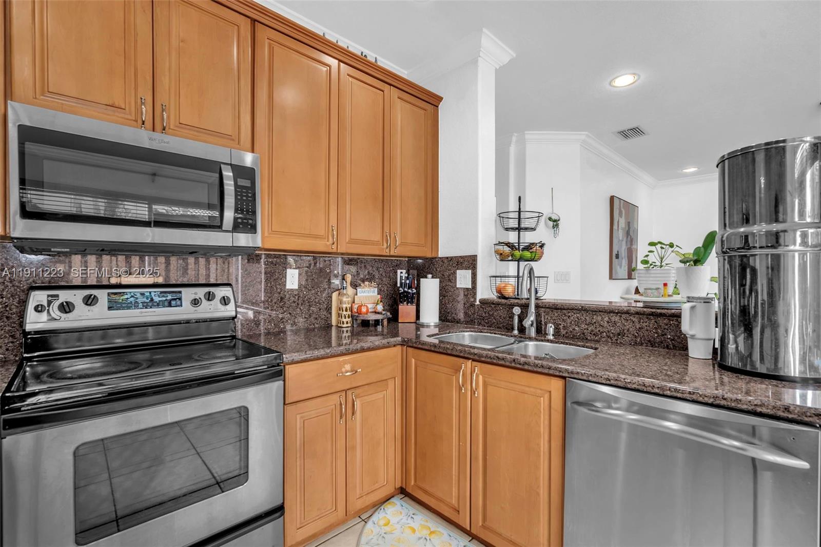 220 Southwest 87th Court Miami, FL 33174 - Photo 14 of 43