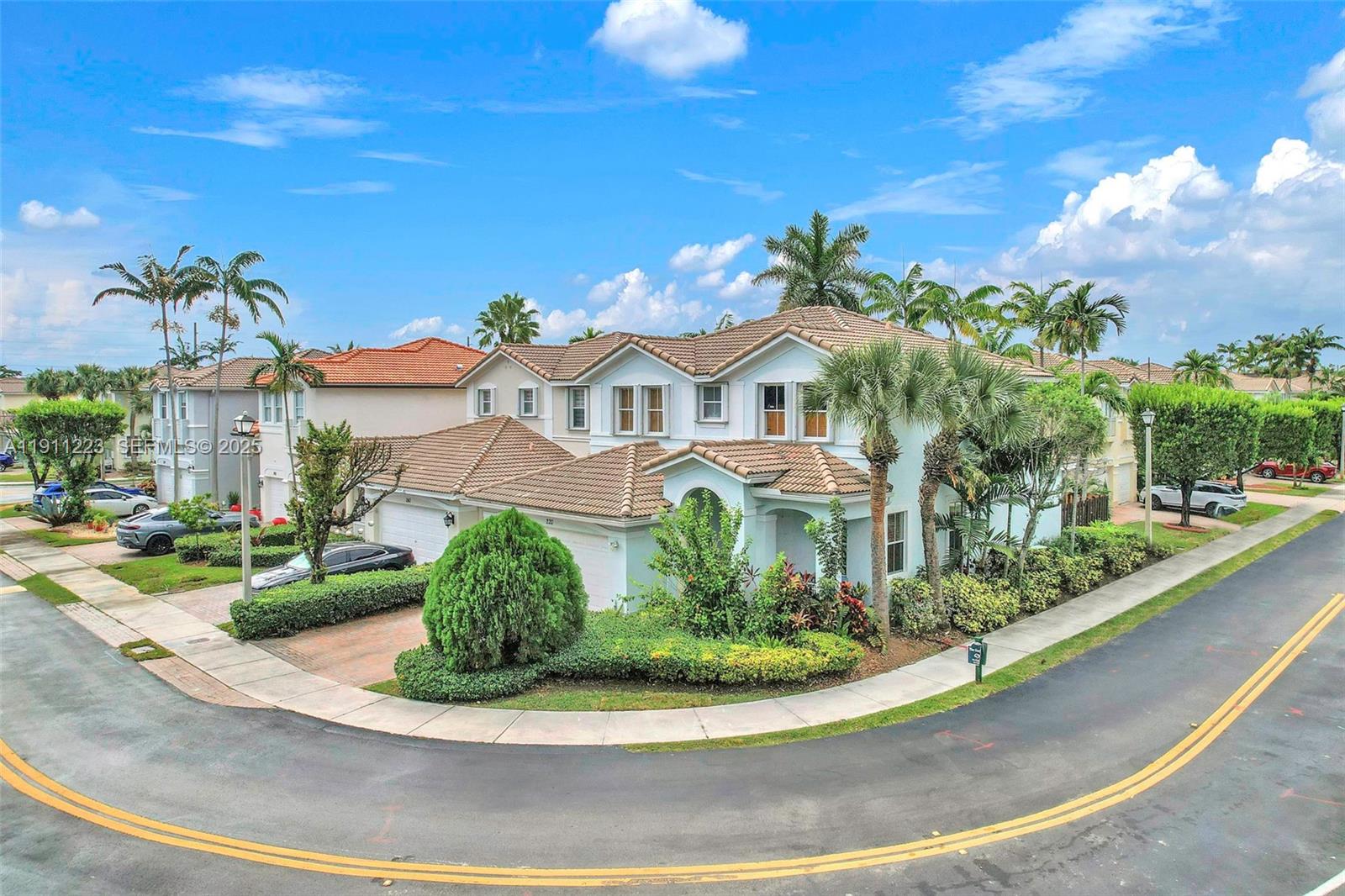 220 Southwest 87th Court Miami, FL 33174 - Photo 2 of 43