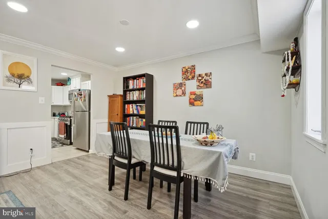 $2,500 | 102 Monroe Street, Unit 201, Rockville, MD 20850