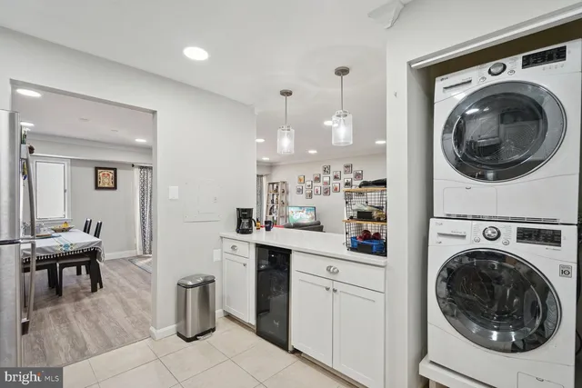 $2,500 | 102 Monroe Street, Unit 201, Rockville, MD 20850