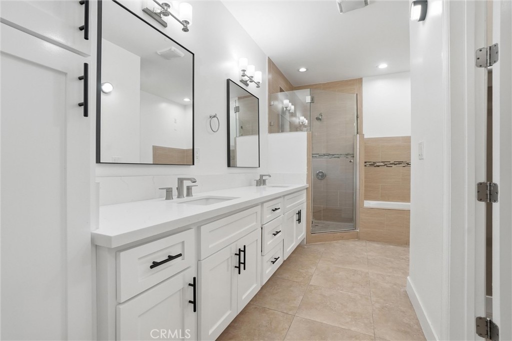 127 West 219th Place Carson, CA 90745 - Photo 38 of 69 Main bedroom ensuite.