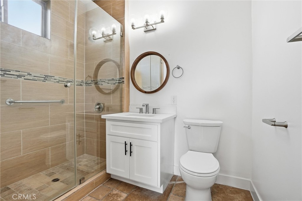 127 West 219th Place Carson, CA 90745 - Photo 10 of 69 Ensuite.