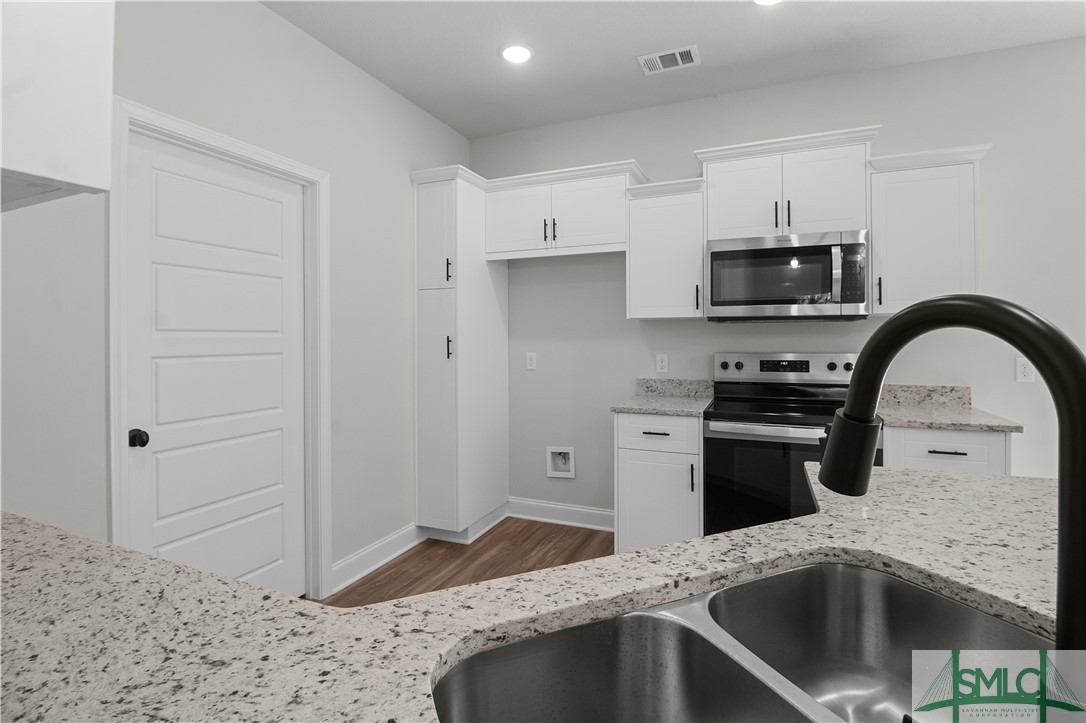 203 West E Smith Road Pembroke, GA 31321 - Photo 6 of 36