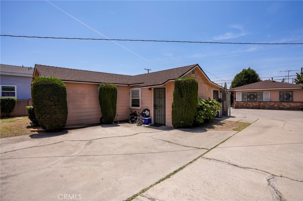 6707 Perry Road Bell Gardens, CA 90201 - Photo 8 of 35