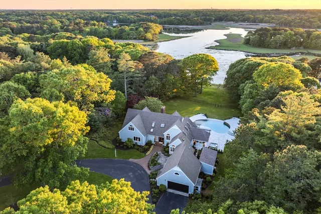 $4,400,000 | 38 Beach Plum Hill Road, Barnstable, MA 02655