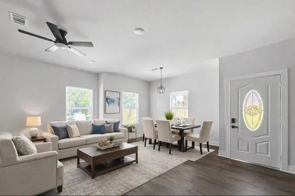 $1,800 | 6010 Bobby Burns Street, Unit B, Houston, TX 77028