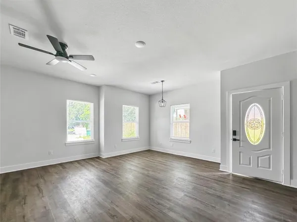 $1,800 | 6010 Bobby Burns Street, Unit B, Houston, TX 77028