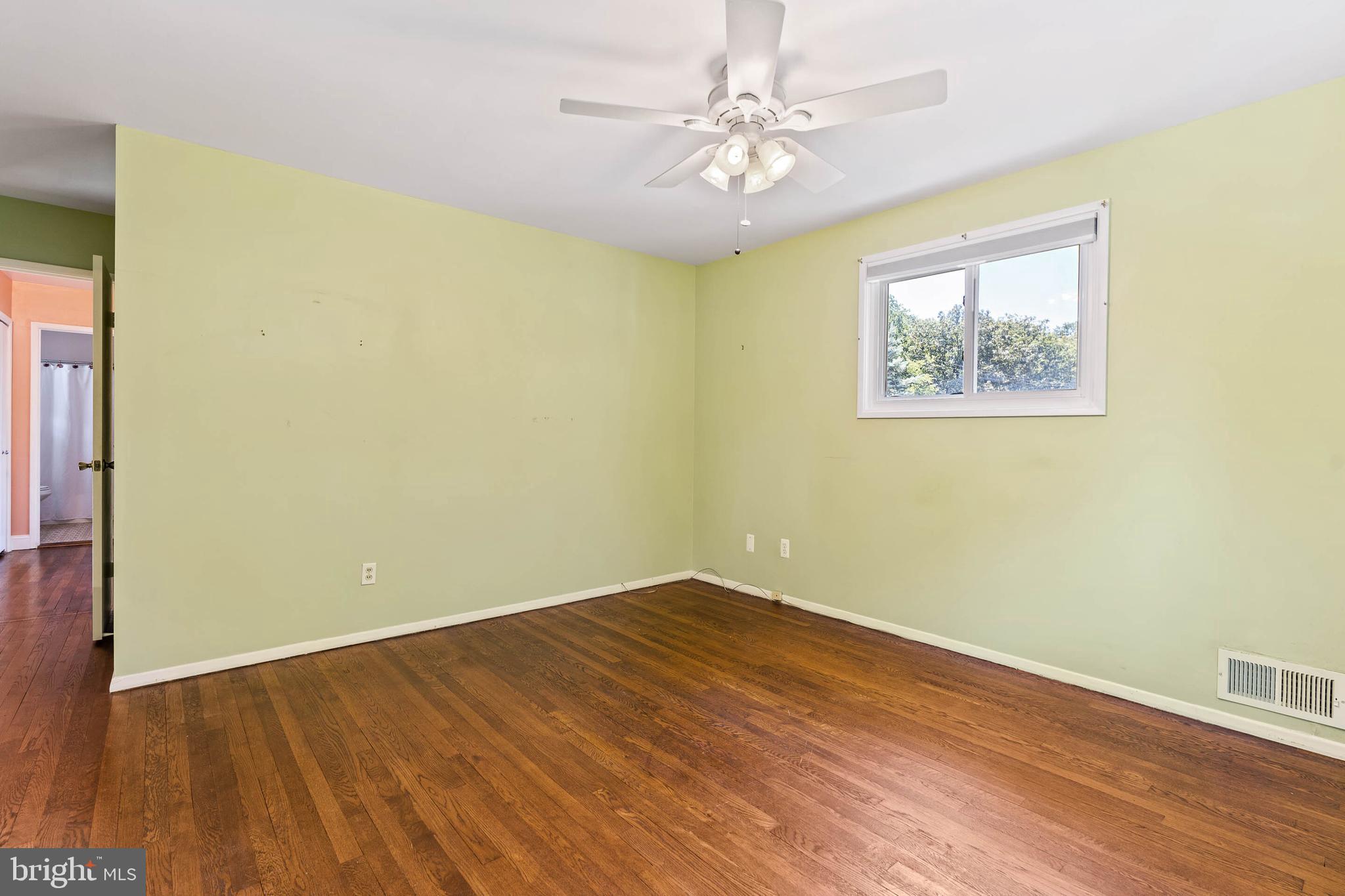4120 Roberts Road Fairfax, VA 22030 - Photo 18 of 37 Upper Master Bedroom