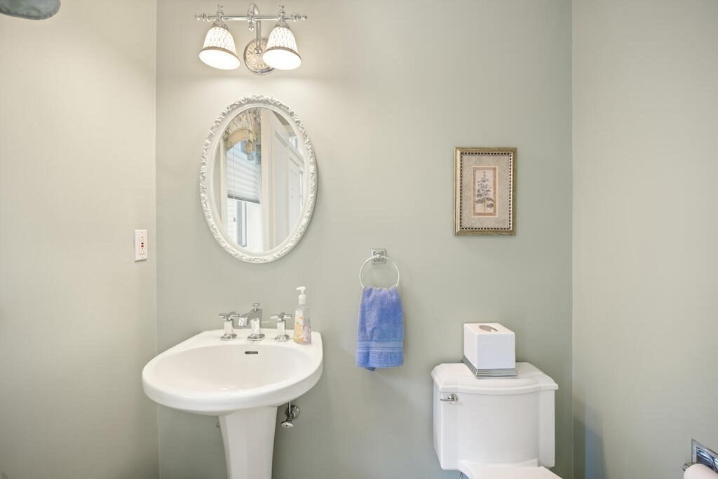 7 Wainwright Road, Unit 37 Winchester, MA 01890 - Photo 17 of 39 Gallery Image 17