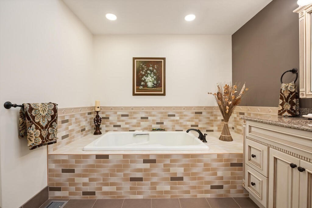 7 Wainwright Road, Unit 37 Winchester, MA 01890 - Photo 23 of 39 Gallery Image 23