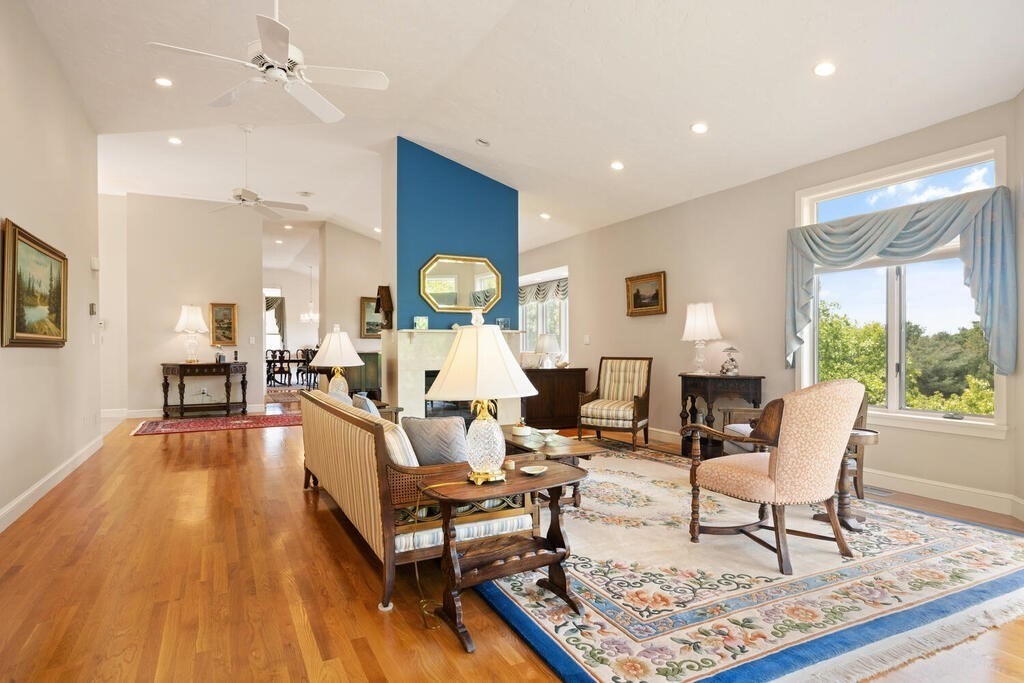 7 Wainwright Road, Unit 37 Winchester, MA 01890 - Photo 10 of 39 Gallery Image 10
