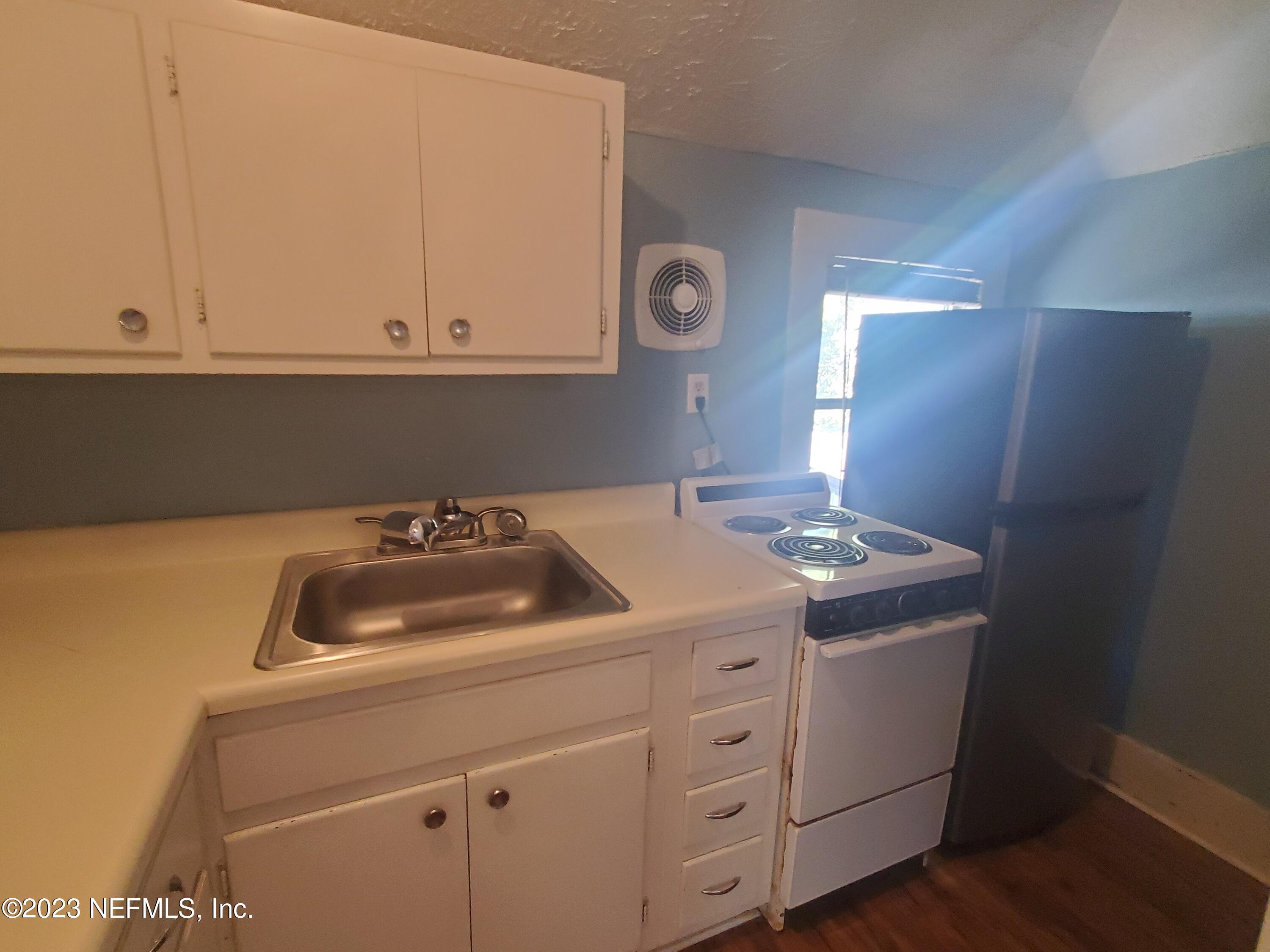 3114 Riverside Avenue Jacksonville, FL 32205 - Photo 5 of 17 kitchen