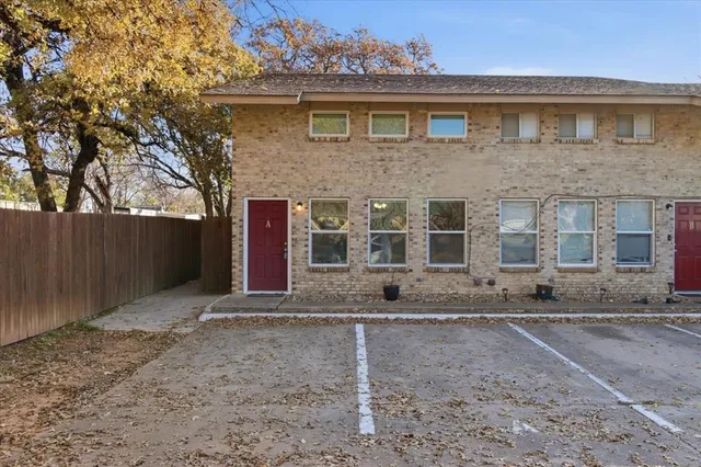 $1,499 | 1200 Tyra Lane, Unit A, Fort Worth, TX 76114