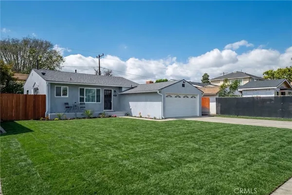 $999,999 | 3827 Lomina Avenue, Long Beach, CA 90808