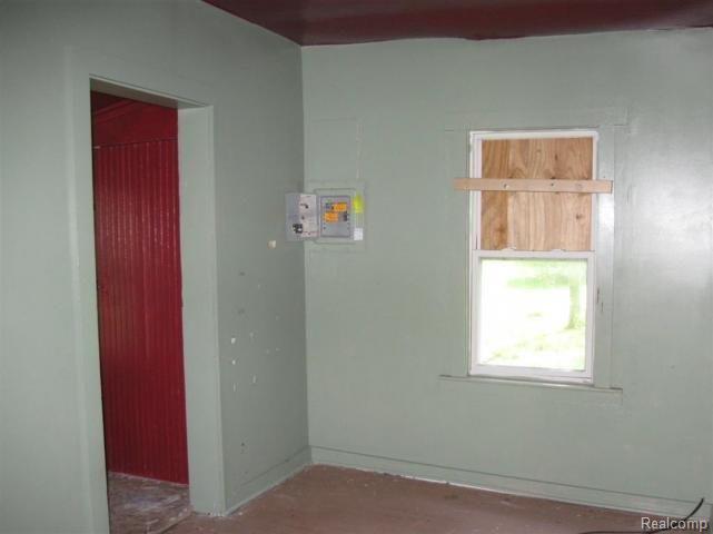 8765 East Monroe Road Britton, MI 49229 - Photo 5 of 7 7110345191 Bed.jpg