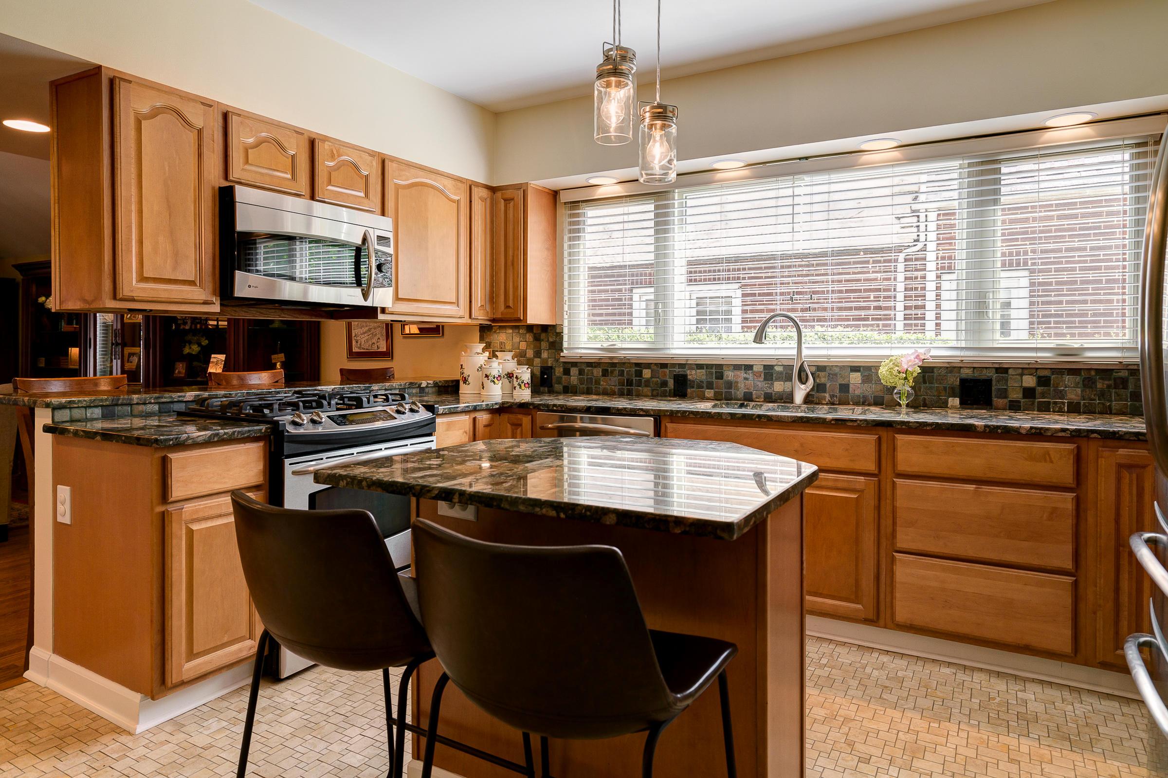 2778 Bryden Road Columbus, OH 43209 - Photo 9 of 40