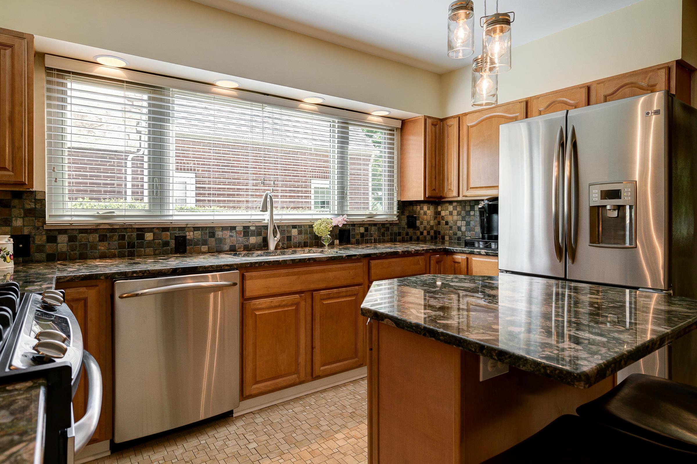 2778 Bryden Road Columbus, OH 43209 - Photo 10 of 40