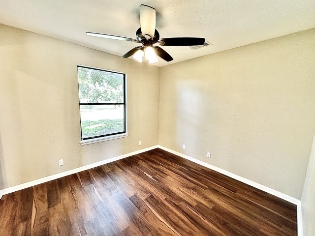 505 16th Street Port O'Connor, TX 77982 - Photo 14 of 17
