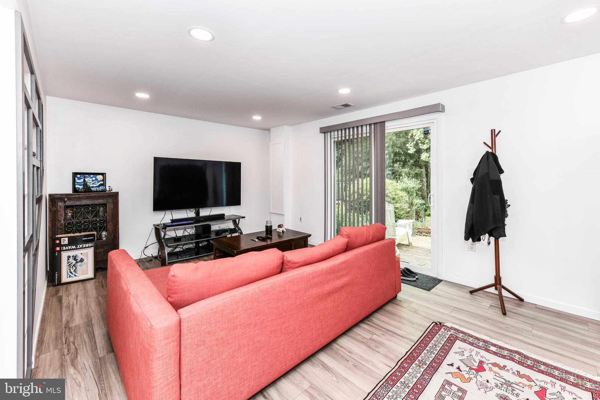 6250 Hillside Road Springfield, VA 22152 - Photo 5 of 24