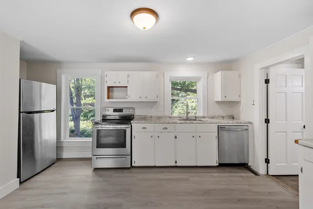 $2,300 | 51 Island Street, Unit B, Wilton, NH 03086