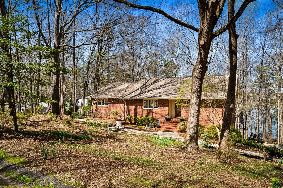 1300 Hunters Trail Anderson, SC 29625 - Photo 1 of 50 Gallery Image 1