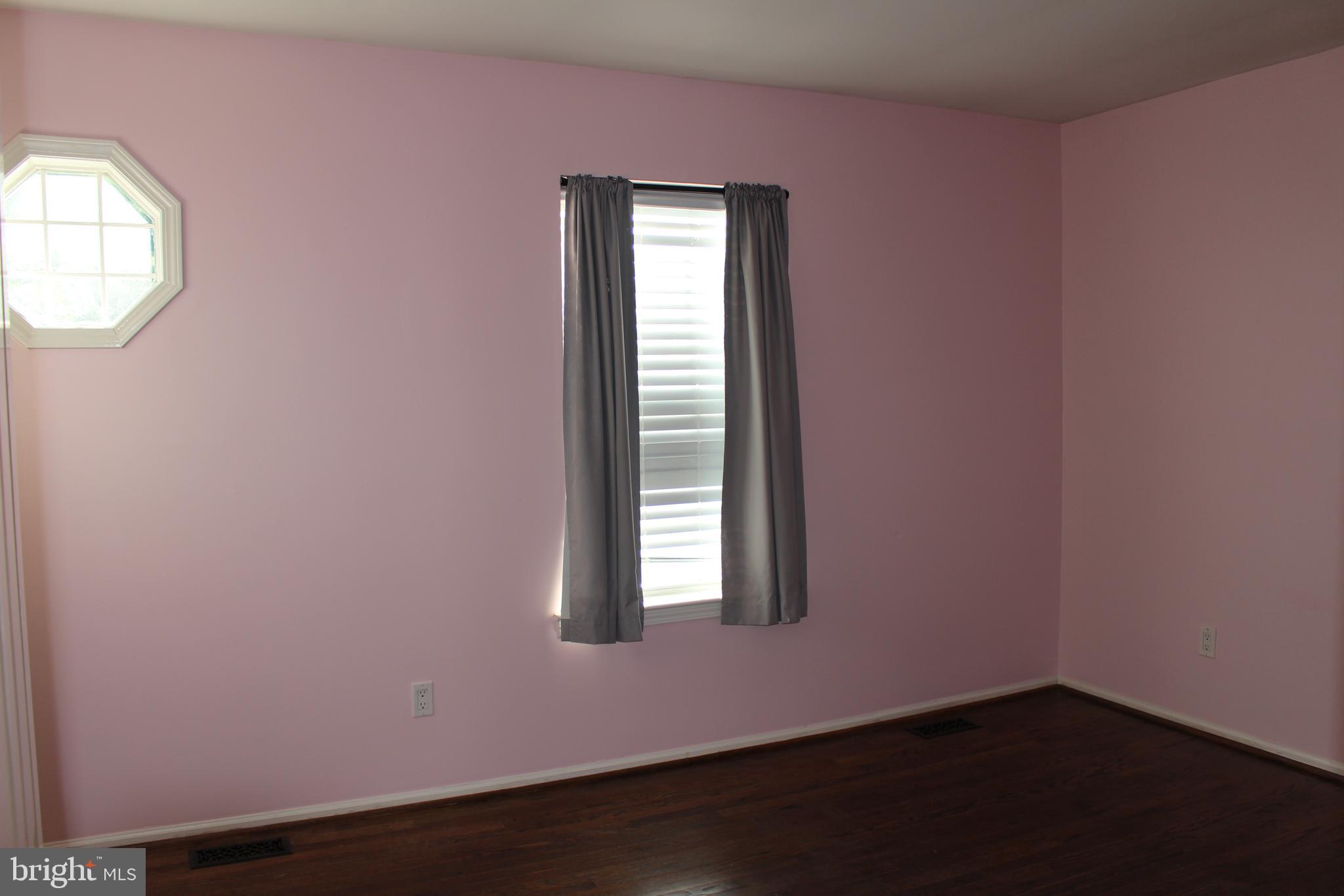 175 Leedom Way Newtown, PA 18940 - Photo 31 of 36 an empty room with a window