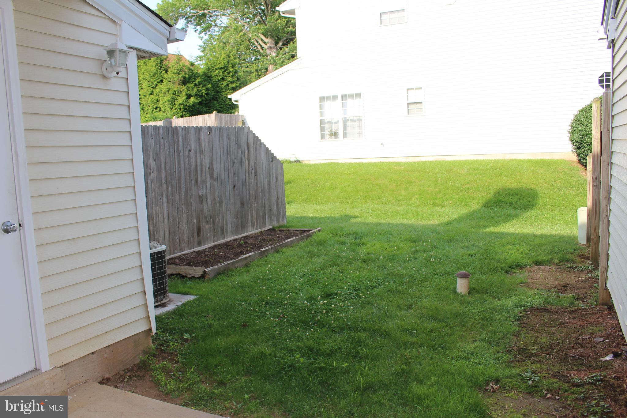 175 Leedom Way Newtown, PA 18940 - Photo 9 of 36 a view of a backyard