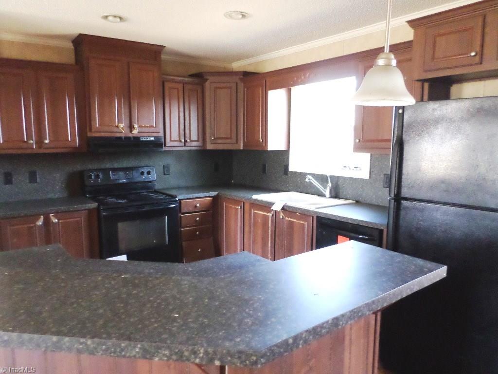 1610 Eldora Road Ararat, NC 27007 - Photo 4 of 14 Gallery Image 4