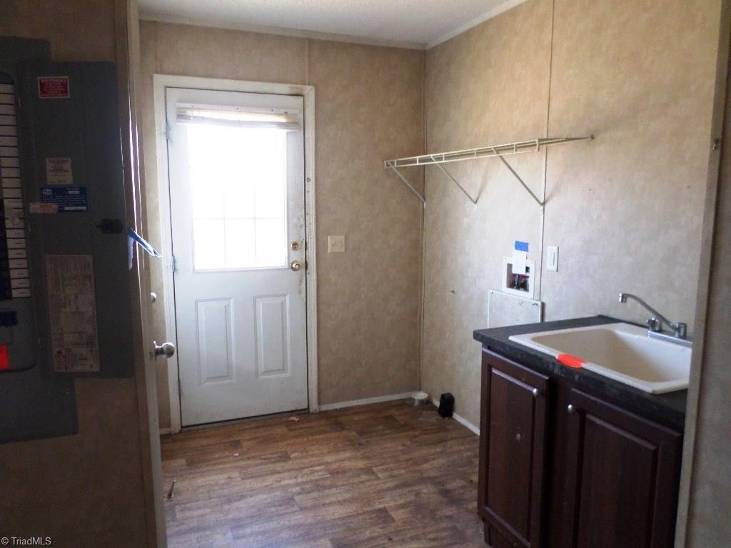 1610 Eldora Road Ararat, NC 27007 - Photo 6 of 14 Gallery Image 6