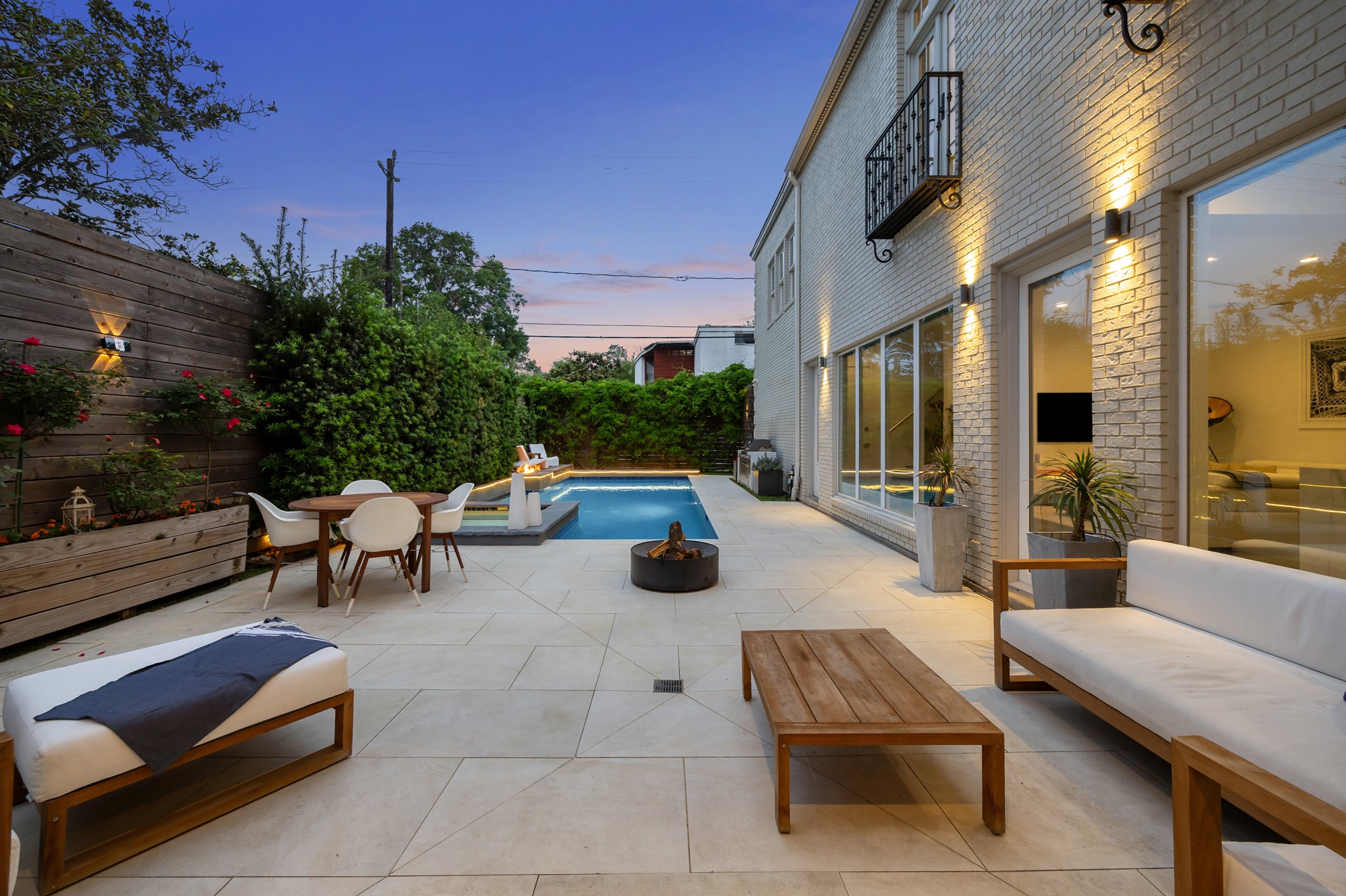 2114 Wroxton Road Houston, TX 77005 - Photo 43 of 48 a view of outdoor seating