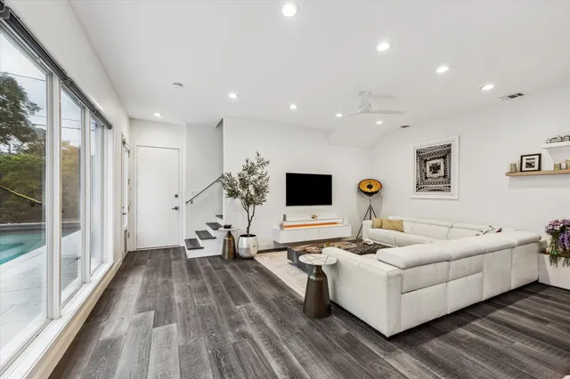 $2,295,000 | 2114 Wroxton Road, Houston, TX 77005