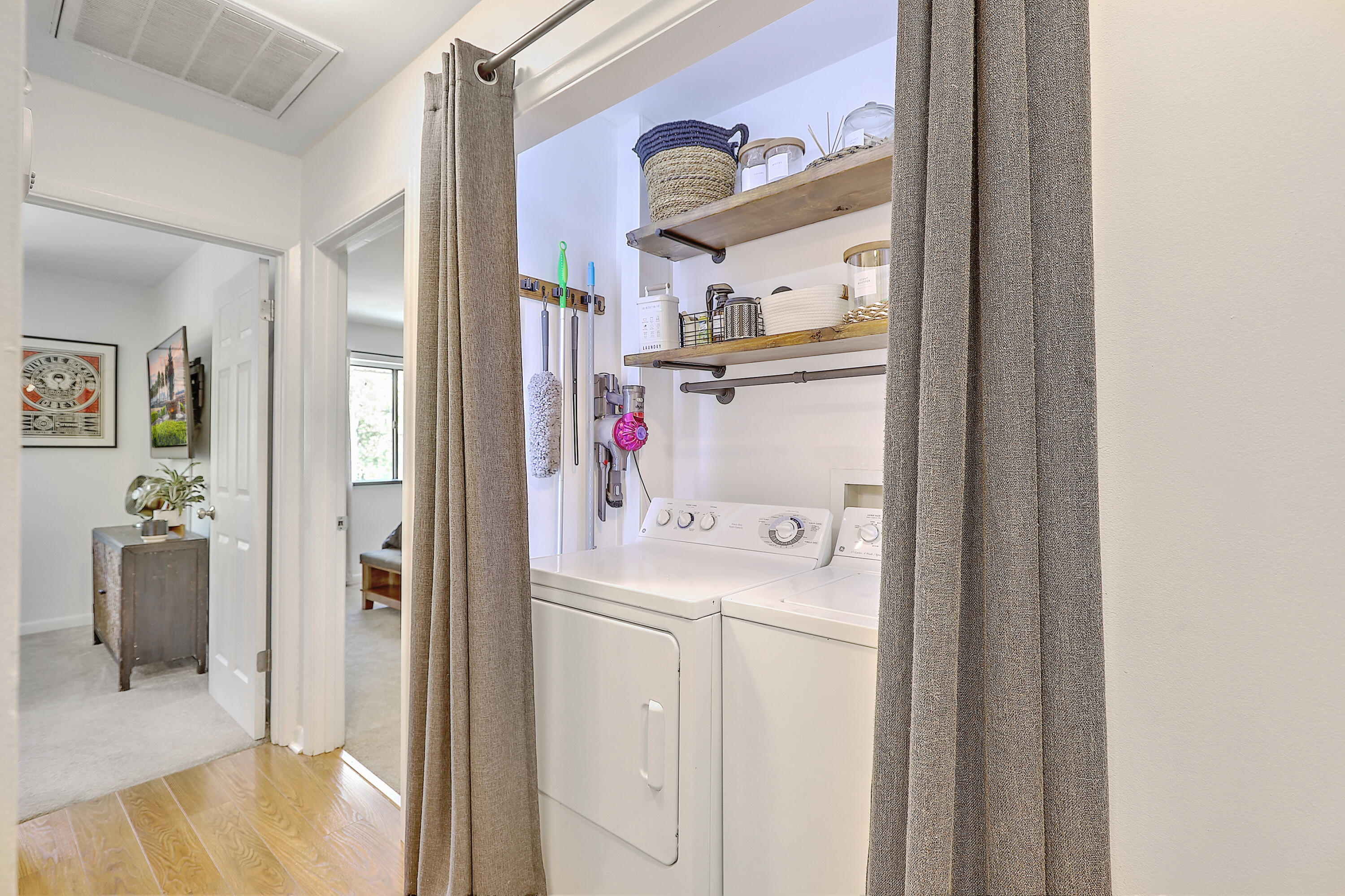 93 Ashley Hall Plantation Road, Unit 7 Charleston, SC 29407 - Photo 17 of 24 Laundry