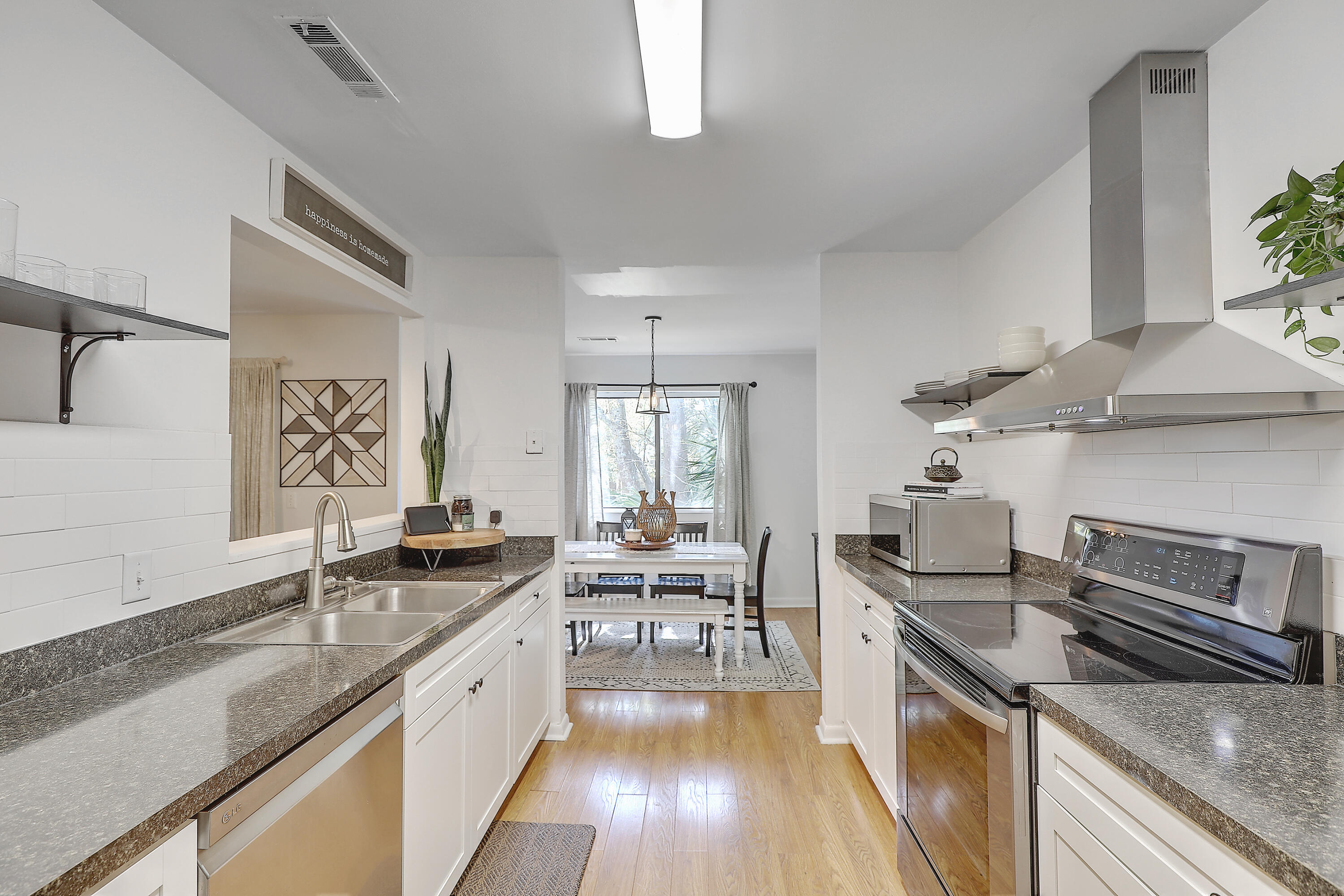 93 Ashley Hall Plantation Road, Unit 7 Charleston, SC 29407 - Photo 6 of 24 Kitchen