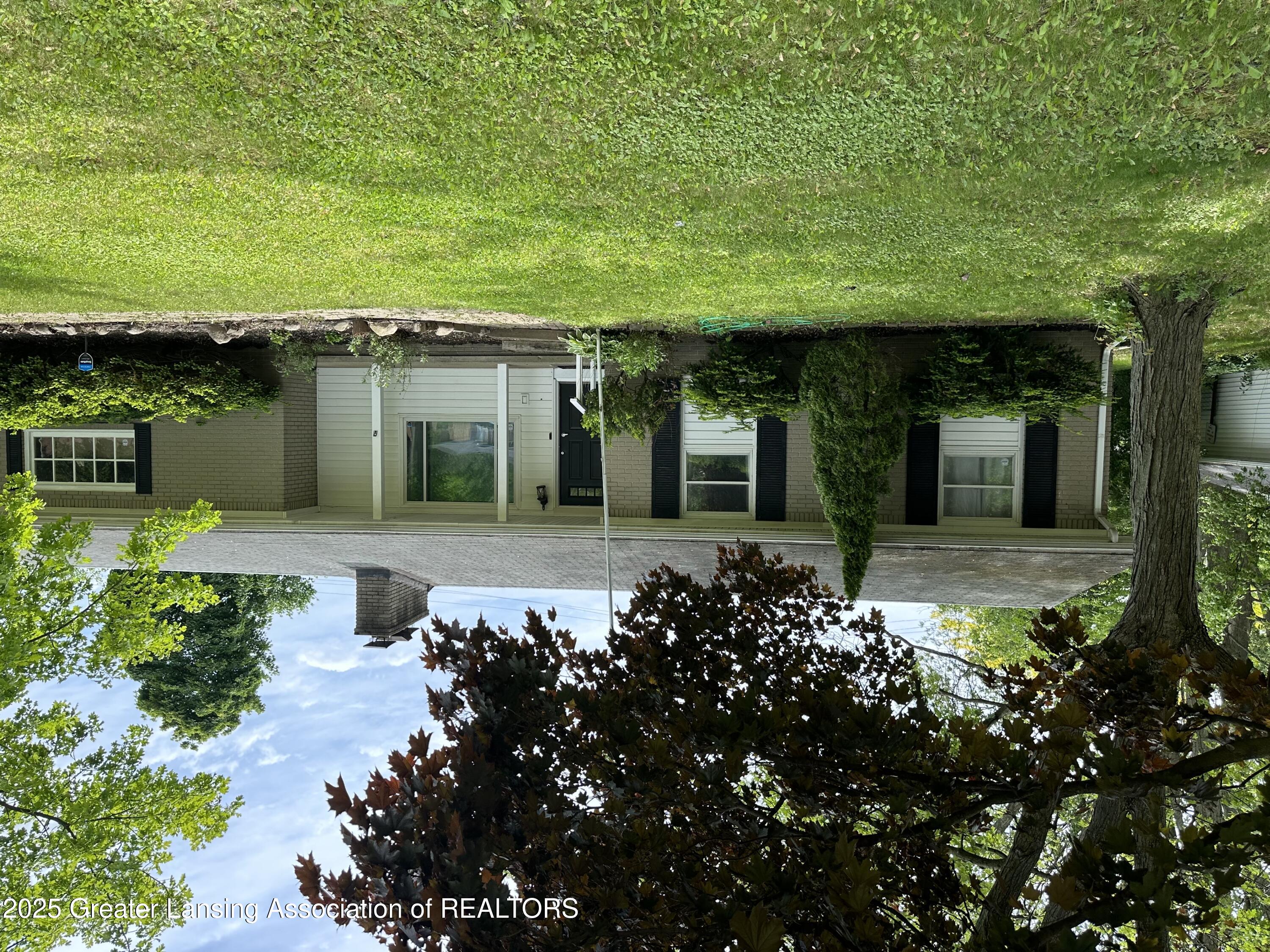 1568 Haslett Road East Lansing, MI 48823 - Photo 1 of 41 front