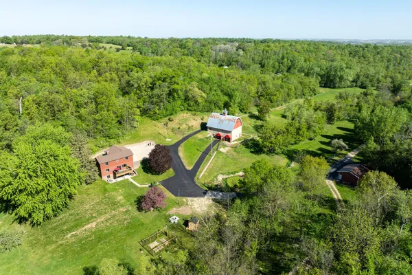 $975,000 | 31500 Echo Valley Trail, Cannon Falls, MN 55009