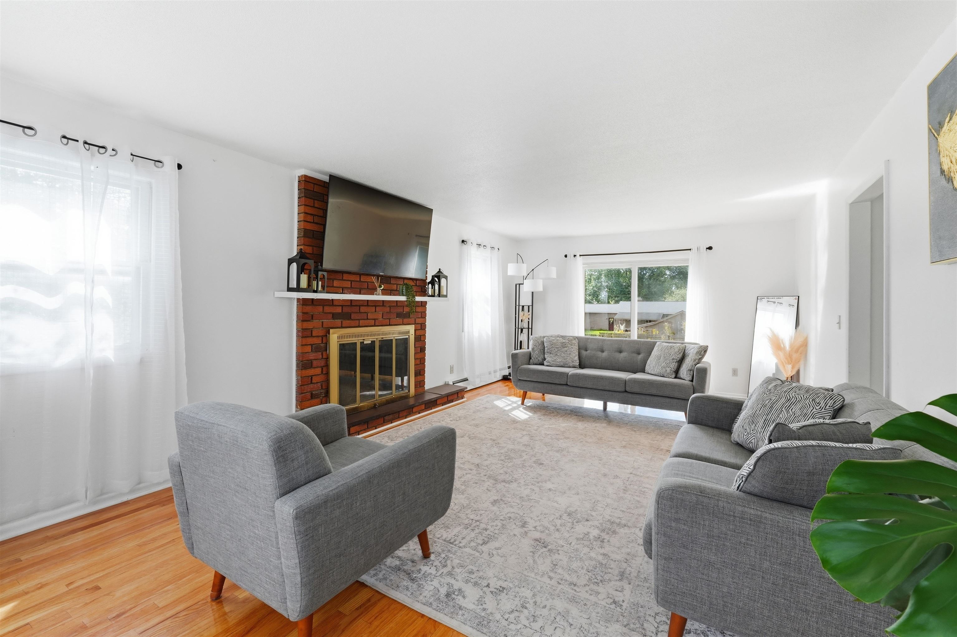 890 Essex Road Williston, VT 05495 - Photo 4 of 43 Gallery Image 4