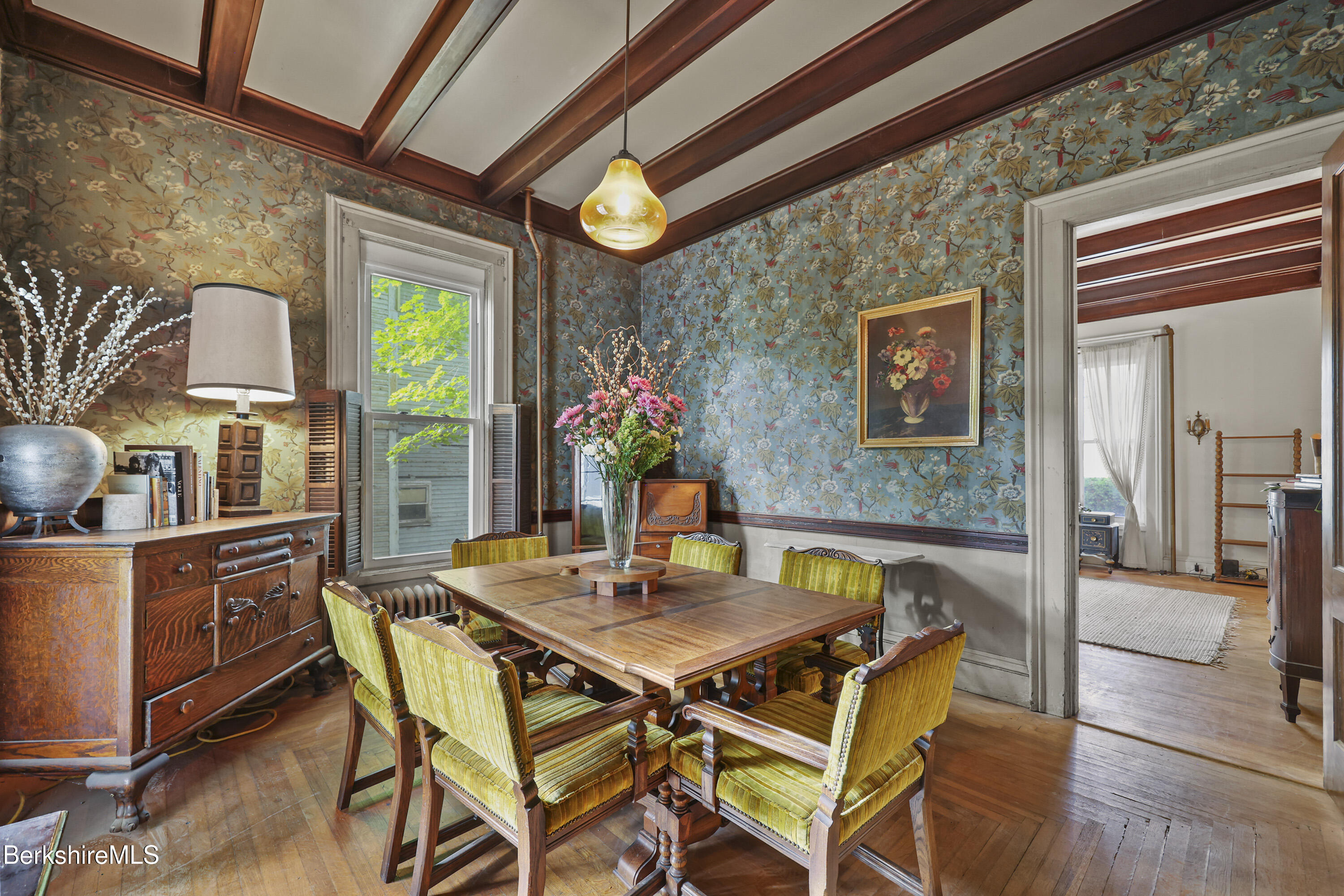 194 East Main Street North Adams, MA 01247 - Photo 19 of 50 a dining room with furniture and window