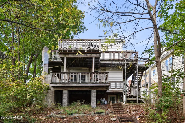 a view of house with a outdoor space