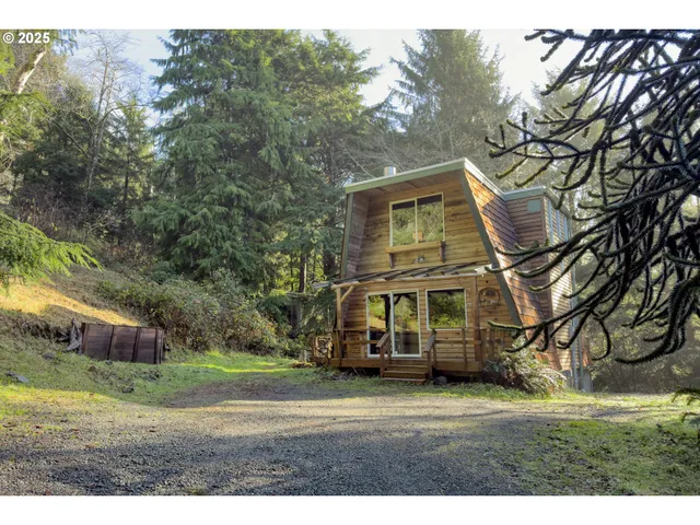 $379,000 | 9335 Northeast 21st Avenue, Rockaway Beach, OR 97136