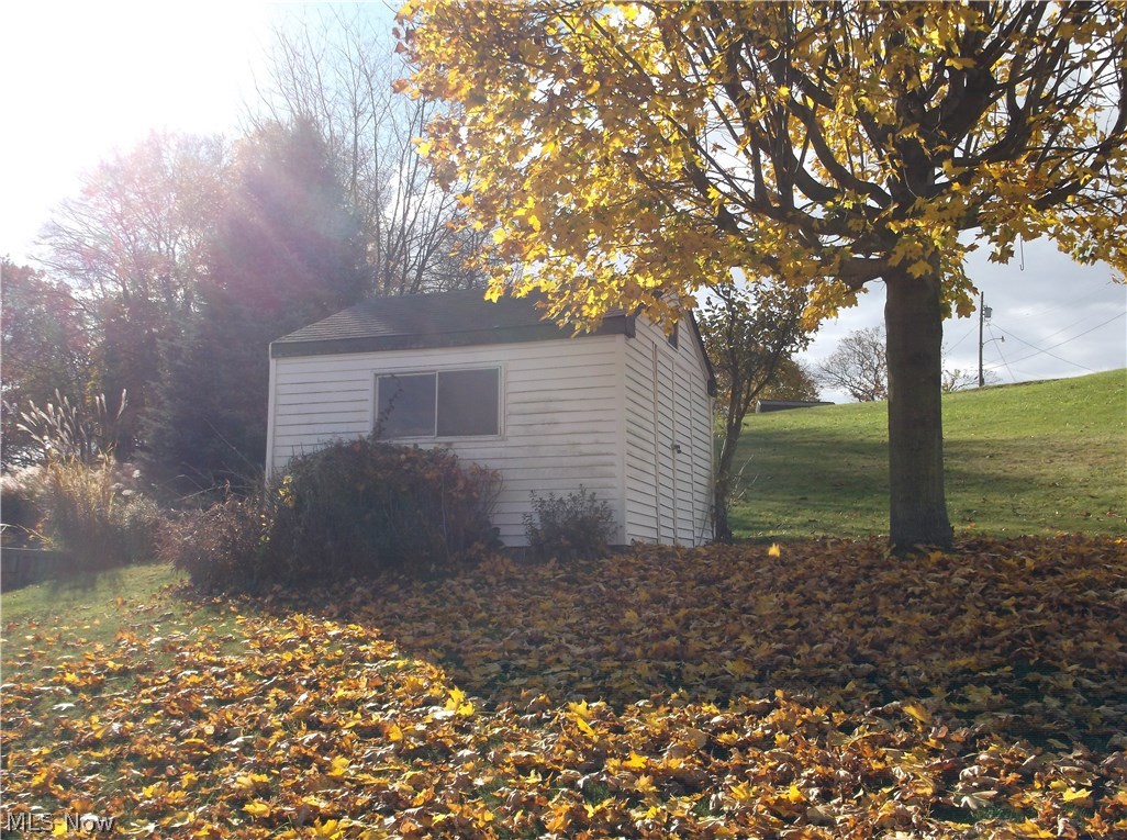 121 Patterson Road Weirton, WV 26062 - Photo 3 of 24 Gallery Image 3