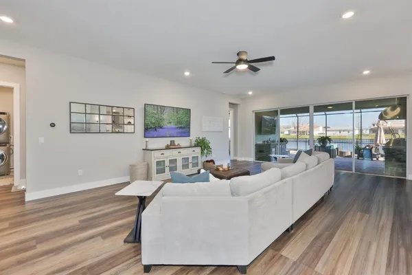 $889,900 | 8462 Ivy Stark Boulevard, Wesley Chapel, FL 33545