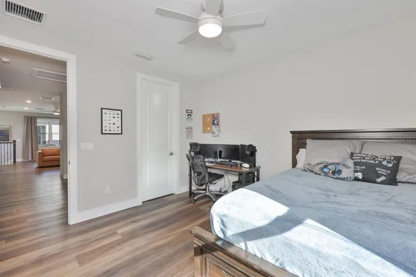 $889,900 | 8462 Ivy Stark Boulevard, Wesley Chapel, FL 33545