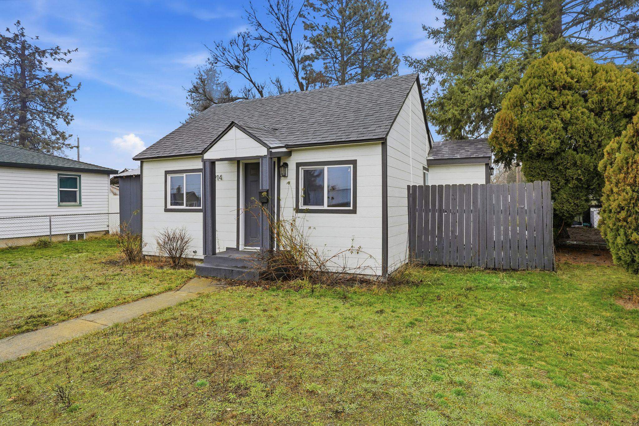 4914 North Ash Street Spokane, WA 99205 - Photo 2 of 24