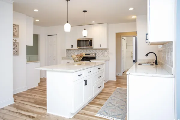 $575,000 | 837 Flicker Place, Murrells Inlet, SC 29576