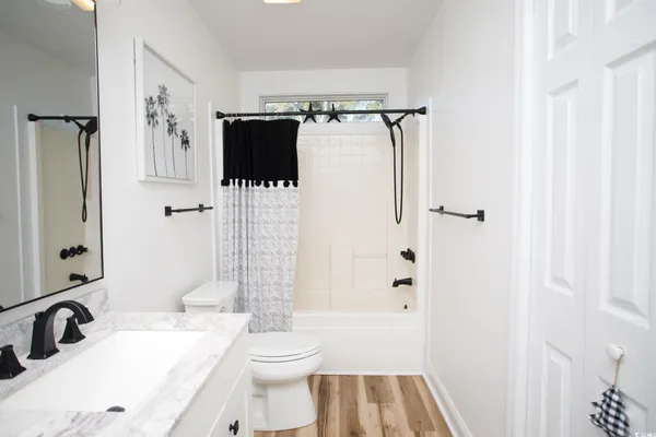 $575,000 | 837 Flicker Place, Murrells Inlet, SC 29576